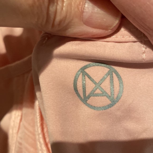 Ladies Workout top - Picture 3 of 6